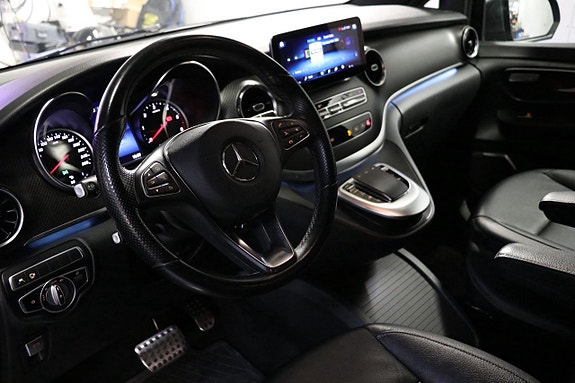 Mercedes-Benz V300 d 6 of 22