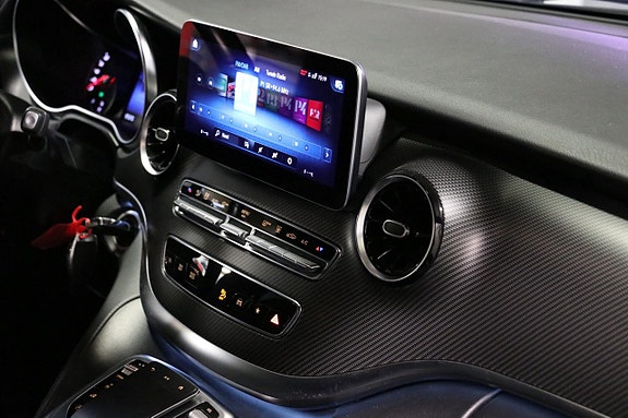 Mercedes-Benz V300 d 14 of 22