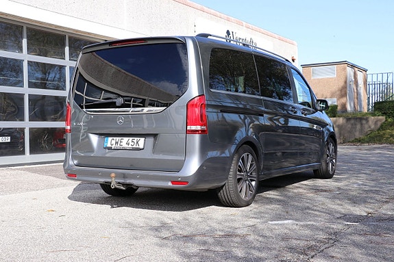Mercedes-Benz V300 d 4 of 5