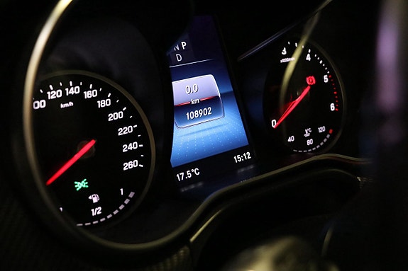 Mercedes-Benz V300 d 8 of 22