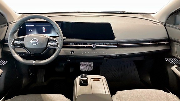 Nissan Ariya 4 of 12