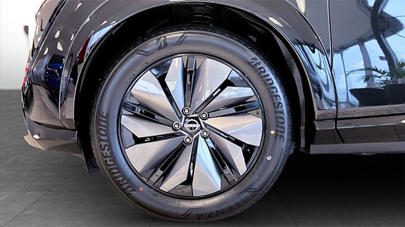 Nissan Ariya 9 of 12