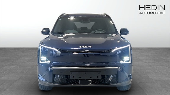 Kia EV5 2 of 12