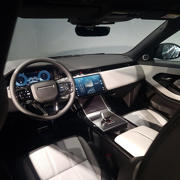 Land Rover Range Rover Evoque 3 of 5