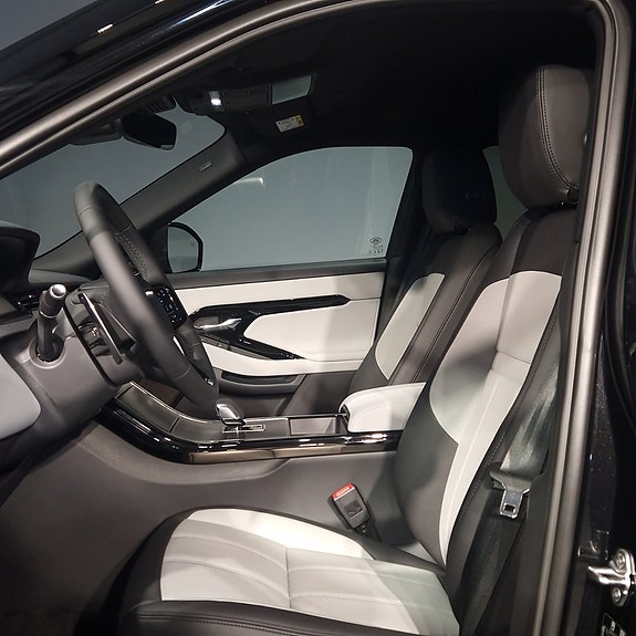 Land Rover Range Rover Evoque 5 of 5