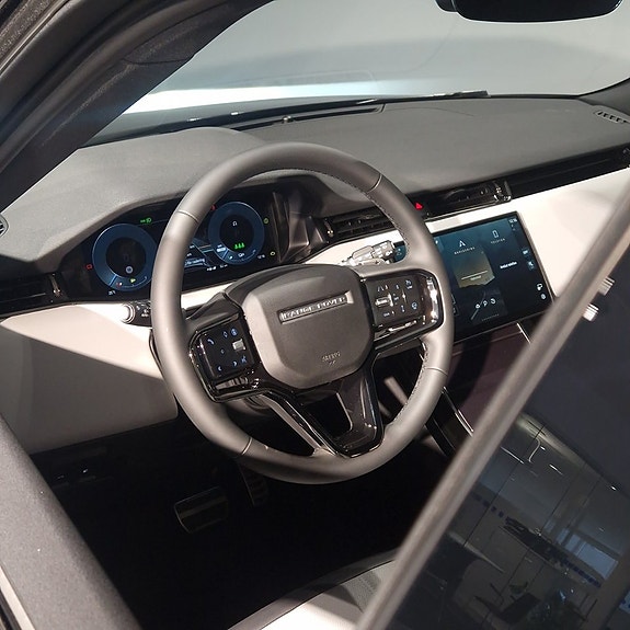 Land Rover Range Rover Evoque 9 of 24