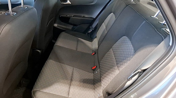 Kia Picanto 5 of 9