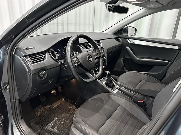 Skoda Octavia 9 of 13
