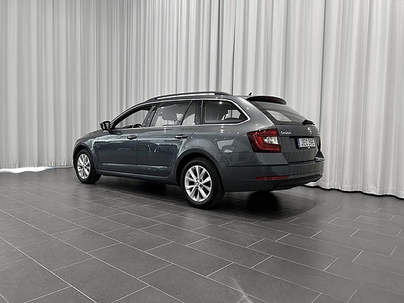 Skoda Octavia 3 of 5