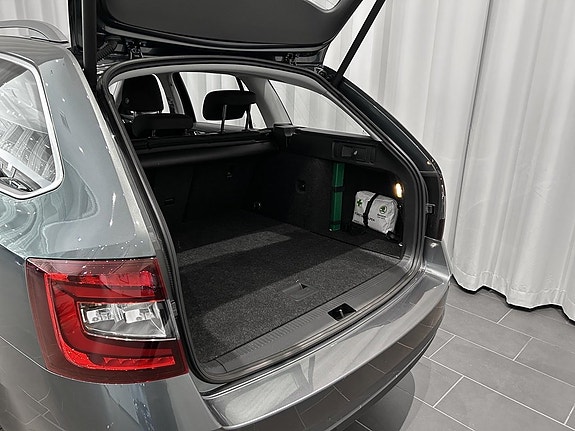 Skoda Octavia 4 of 5