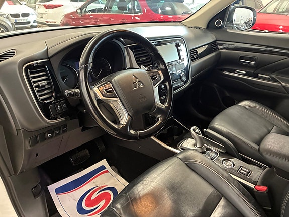 Mitsubishi Outlander 12 of 23