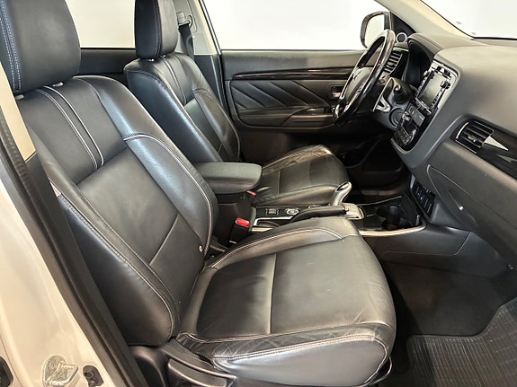 Mitsubishi Outlander 17 of 23