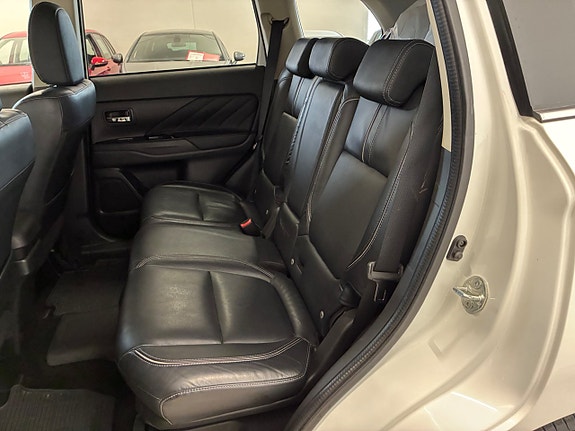 Mitsubishi Outlander 14 of 23
