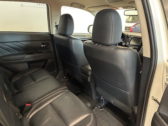 Mitsubishi Outlander 16 of 23