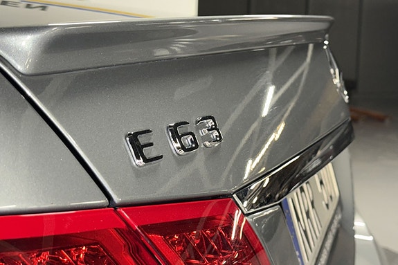 Mercedes-Benz E63 11 of 30