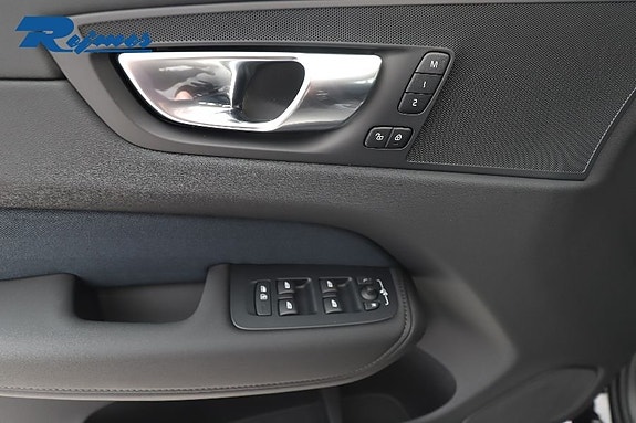 Volvo XC60 16 of 21