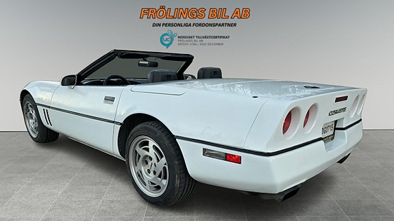 Chevrolet Corvette 3 of 5