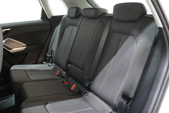 Audi Q3 17 of 22