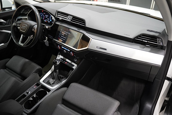 Audi Q3 8 of 22