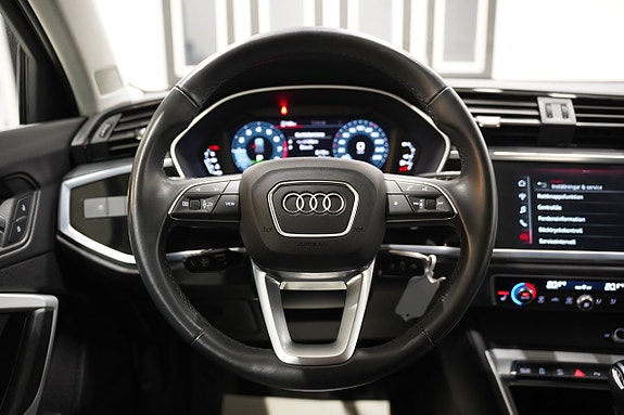 Audi Q3 10 of 22