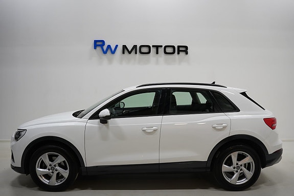 Audi Q3 3 of 5