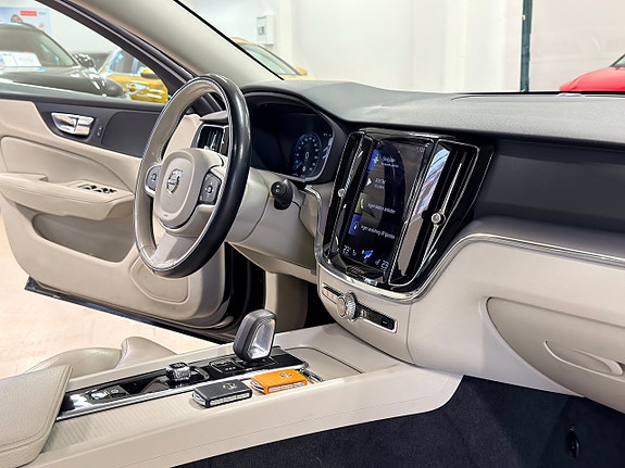 Volvo V60 8 of 26