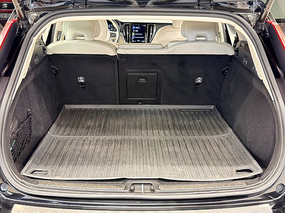 Volvo V60 11 of 26