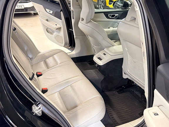 Volvo V60 14 of 26