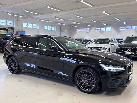 Volvo V60 2 of 5