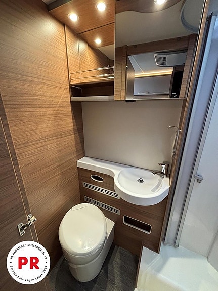 Knaus I 700 10 of 17