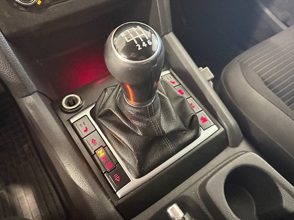 Volkswagen Amarok 11 of 14