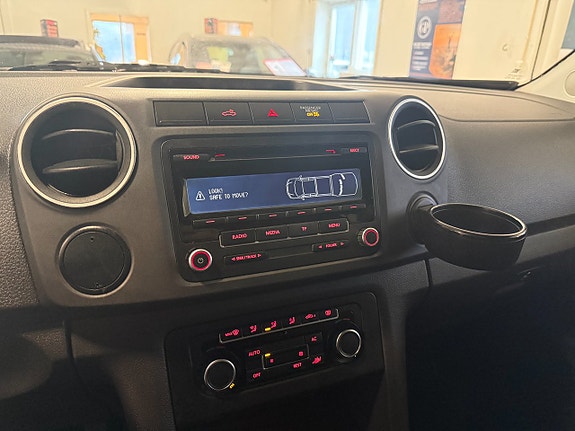 Volkswagen Amarok 12 of 14