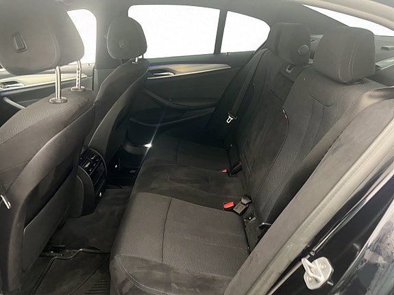 BMW 530e 18 of 24