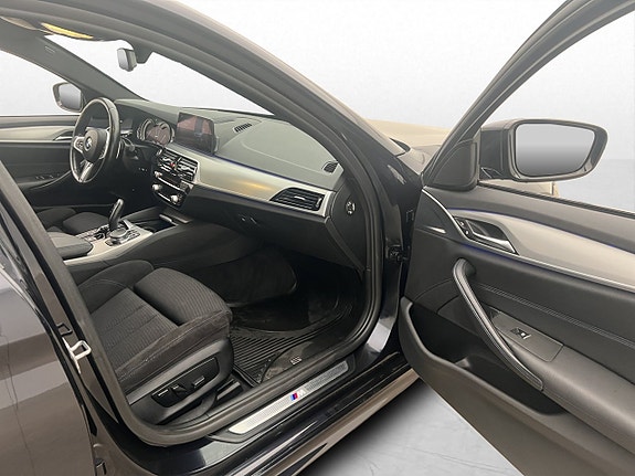 BMW 530e 17 of 24