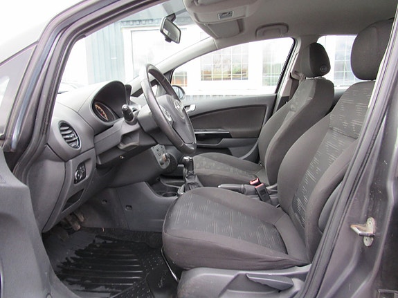 Opel Corsa 12 of 14