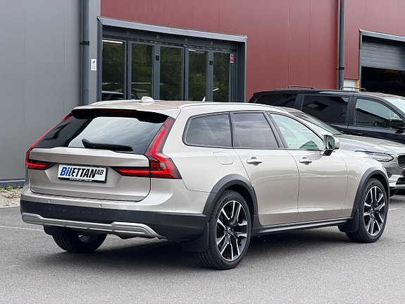Volvo V90 Cross Country 5 of 5
