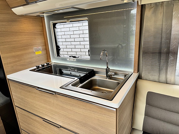 Adria Adora 572UT 9 of 15