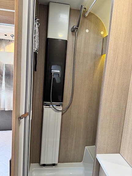 Adria Adora 572UT 13 of 15