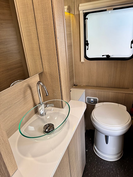 Adria Adora 572UT 14 of 15