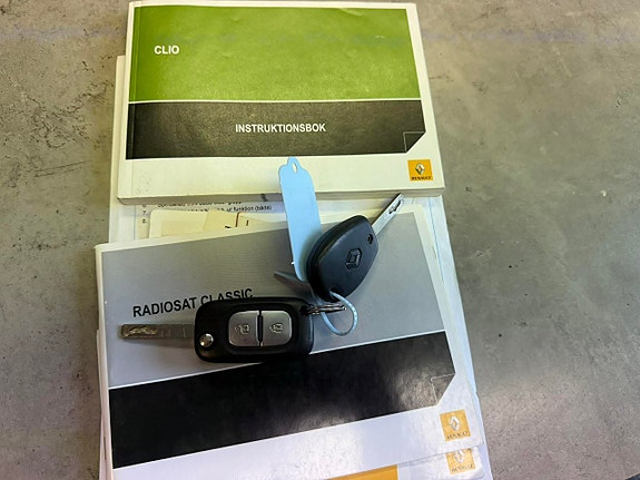 Renault Clio 16 of 16