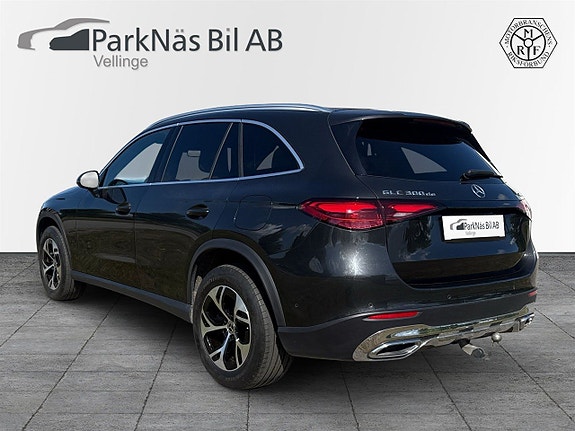 Mercedes-Benz GLC300 de 3 of 5