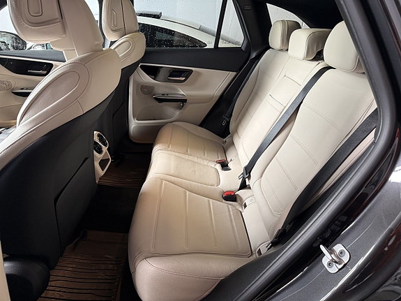 Mercedes-Benz GLC300 de 7 of 19