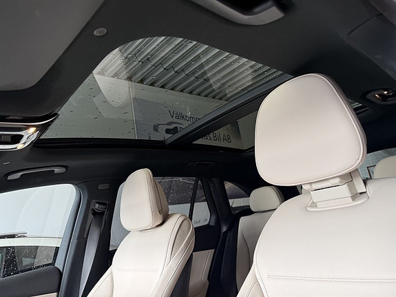 Mercedes-Benz GLC300 de 4 of 5