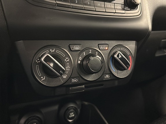 Suzuki Swift 14 of 14