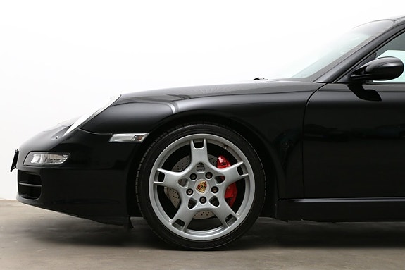 Porsche 911 Carrera S 5 of 5