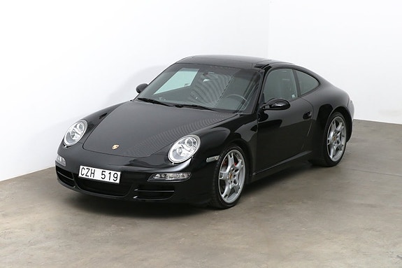 Porsche 911 Carrera S 2 of 5