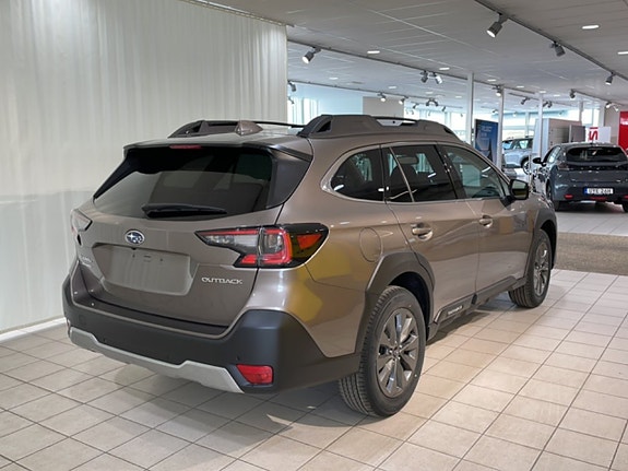 Subaru Outback 3 of 19