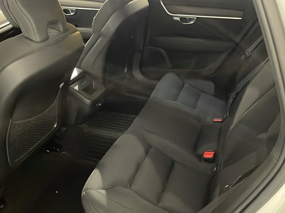 Volvo V90 Cross Country 6 of 18