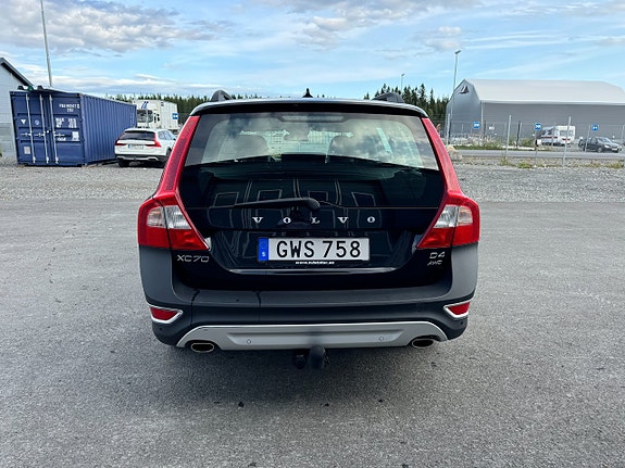 Volvo XC70 4 of 5