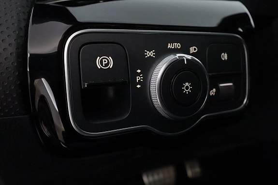 Mercedes-Benz A250 e 30 of 30